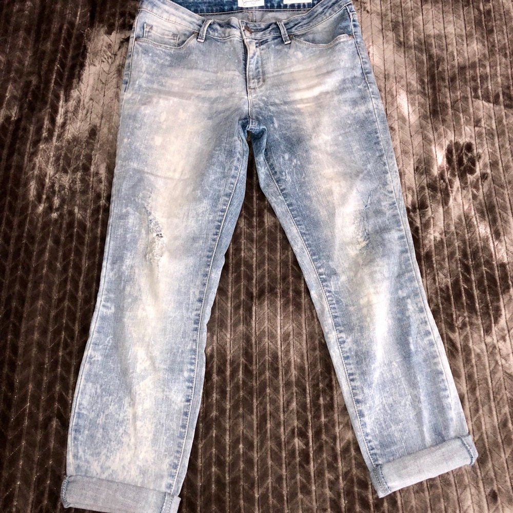 Jessica Simpson Distressed Acid Wash Skinny Crop - Picture 2 of 8